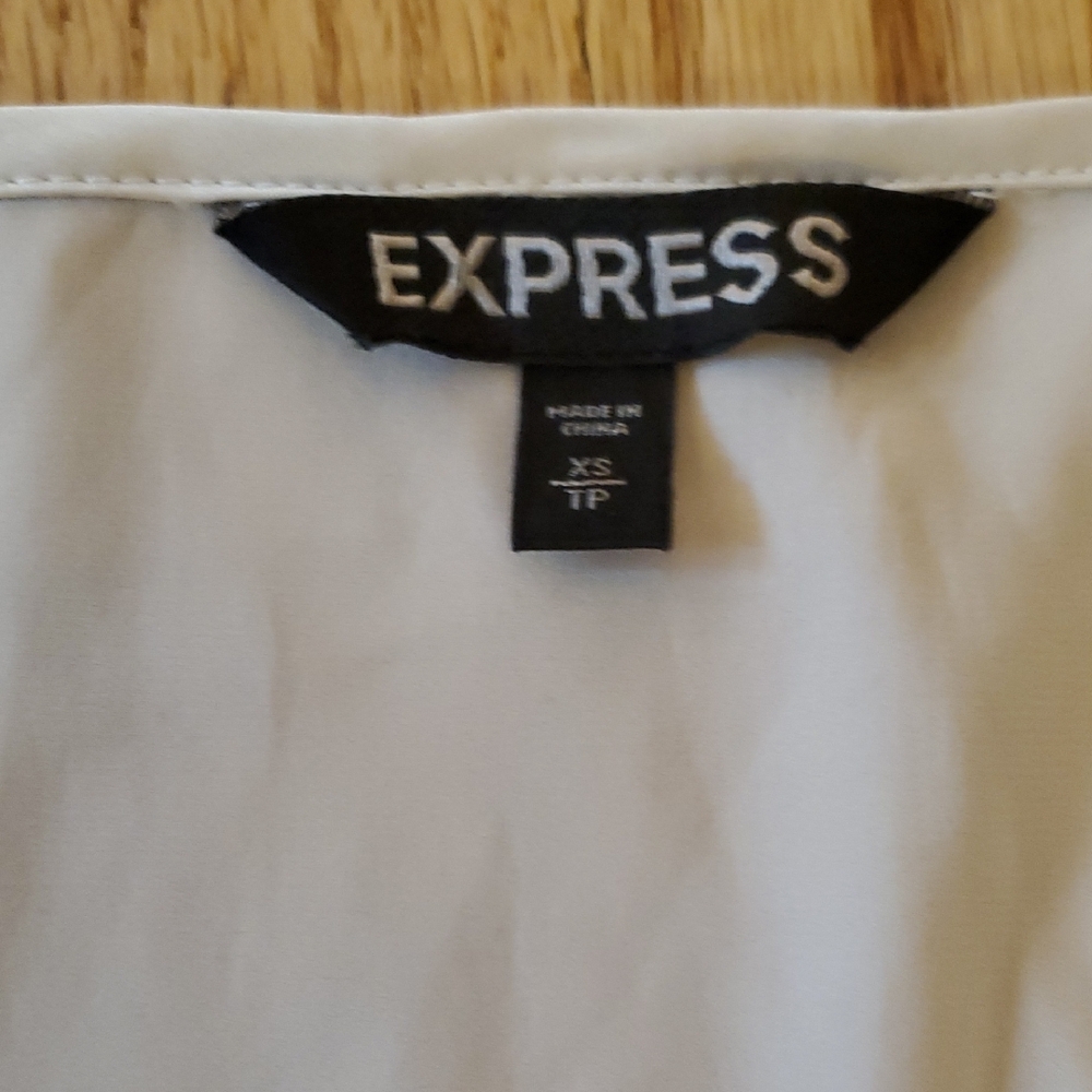 Express Women's Cream Blouse - Picture 5 of 7
